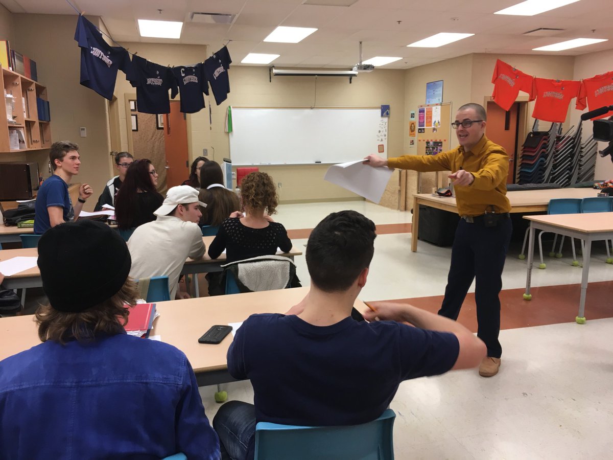 ⁦<a href="/MatGauths/">Mathieu Gauthier</a>⁩ Mathieu Gauthier: « Ce qu'on cherche à faire dans le fond c'est d'amener les élèves à exploiter les technologies pour être des producteurs de contenu pas seulement des consommateurs. Donc d'amener les élèves à créer collaborer et publier leur contenu. »