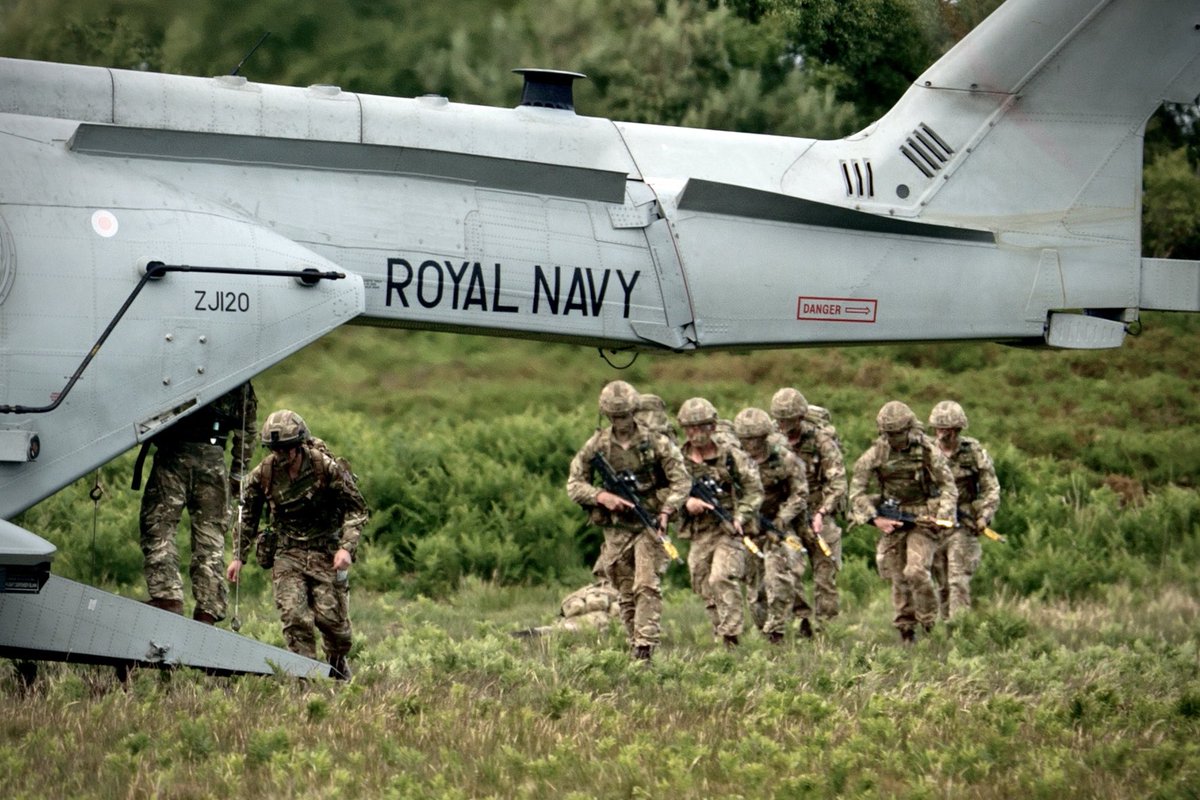 845NAS's tweet photo. Commando Merlin doing what it does best! 💪🏼🚁

@845NAS tasking with @RoyalMarines from CTC Lympstone as part of Exercise First Base and later with @40commando.

#CommandoMerlin #FlyNavy

@co_chf @ColSimonChapman @rossw2795 @ComdJHC 

(Photography @aitchiar) https://t.co/7PFVgEoa2m