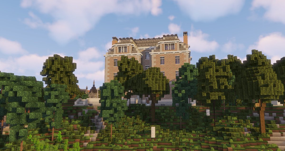 great Manor mansion 
Made by Gryfender on <a href="/amberstone_fr/">Amberstone</a> 
visit in /warp Ardenes 
#mansionhouse #architecture #landscape #Minecraft
