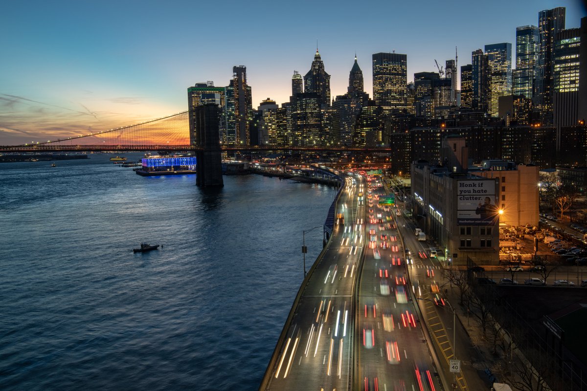 Goed nieuws uit the Big Apple! In New York City is de eerste fase ingegaan van de Road to Reopening, dit betekent dat winkels weer op een veilige manier open kunnen gaan om spullen te bezorgen en af te halen. Check @nycgo voor de laatste updates.