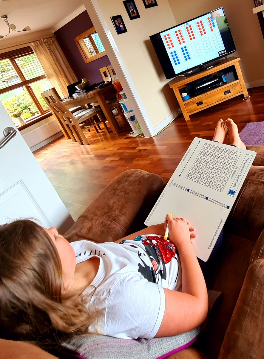 whhyygee's tweet photo. @parentforumscot @CountOnUsEd @NPFSRenfrewDep @JohnSwinney @BishoptonPS Relaxing this morning, watching yesterdays #npfsmaths session. Loving it! 😍 https://t.co/C3cTC8Ju6b