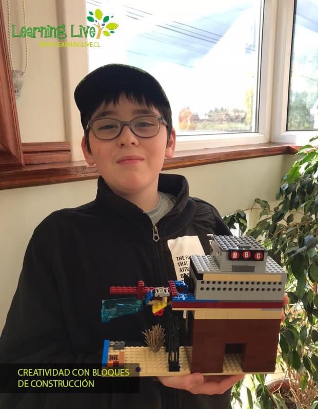 Arkki_int's tweet photo. During lockdown #arkkiathome free projects are inspiring children from around the world to ideate the future of cities and homes 💚
This week Colegio Libre Learning Live in #Chile shared the amazing creations of its students in Temuco 😍
https://t.co/7rhuTQwYkJ
#arkki https://t.co/FdVC5XE1FR