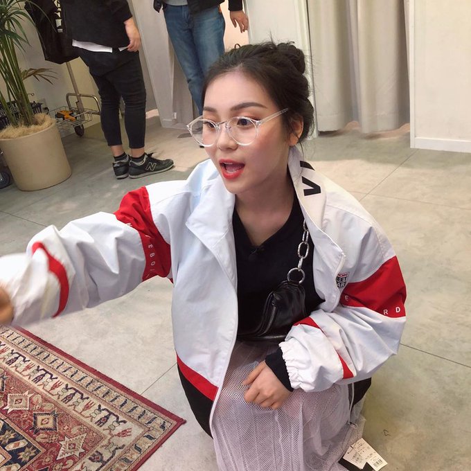 EaJSfTwUYAACDyC?format=jpg&name=small