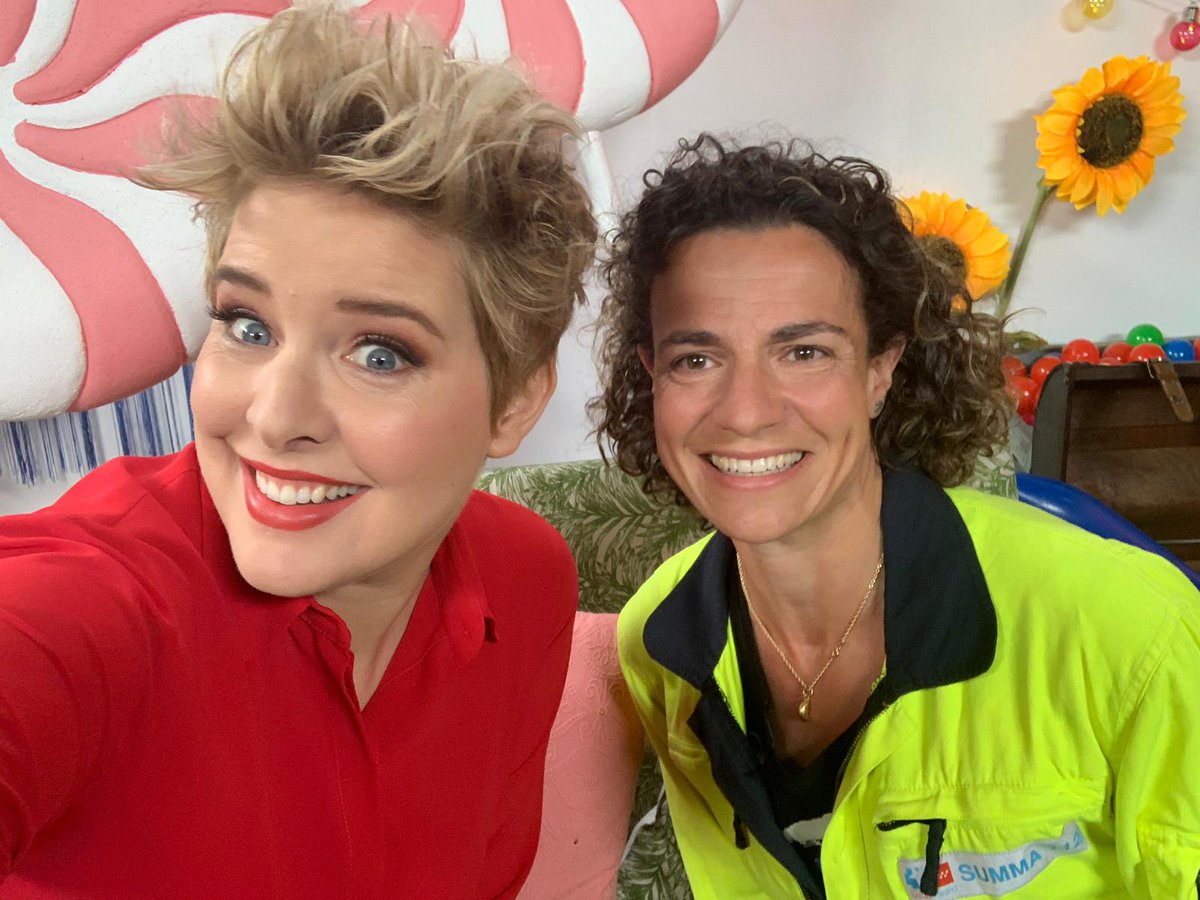 We have a special guest again! Today Raquel Moreno will be in our program, a medical helicopter nurse who will share with us the most beautiful and hardest part of her profession 👩‍⚕️🚁
Don´t miss the full interview at 13:25 on @boinges with <a href="/taniallasera/">⚡️Tania Llasera⚡️</a>!
#encasaconrealmom #nurse