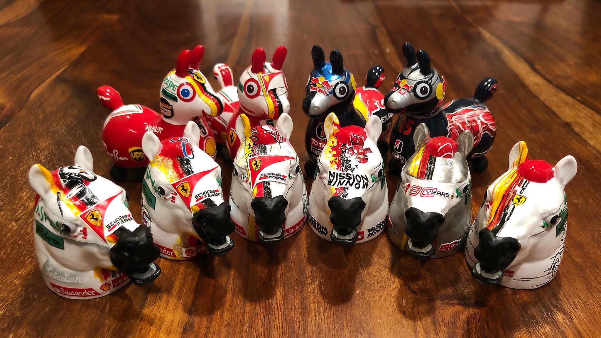 Shige5vettel5 あなた 変わりはないですか 日ごと暑さが募ります 見てはもらえぬ馬グッズ 暑さ堪えて作ってます ファン心の未練でしょう あなた 恋しい 鈴鹿サーキット T Co H4qvgqt7ot Twitter