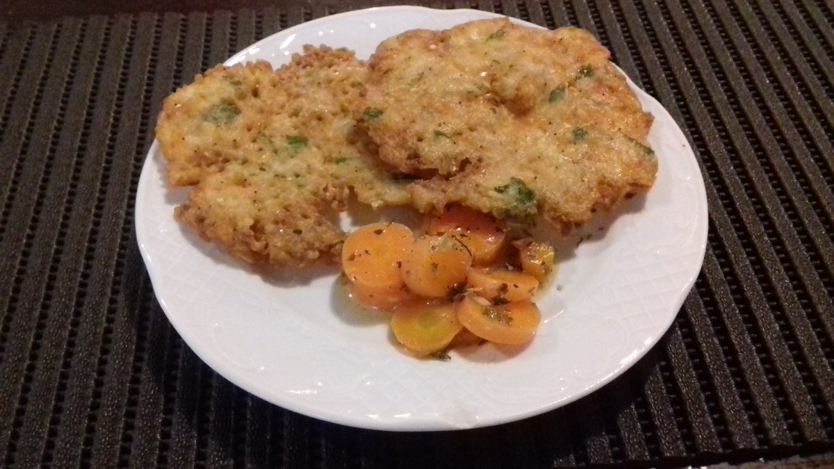 Tenemos una variedad de Tapas nuevas en nuestra carta .
Tortilla de Camarones , 
Vamos a ir mostrandoles todo lo que hemos preparado para vosotros !!!