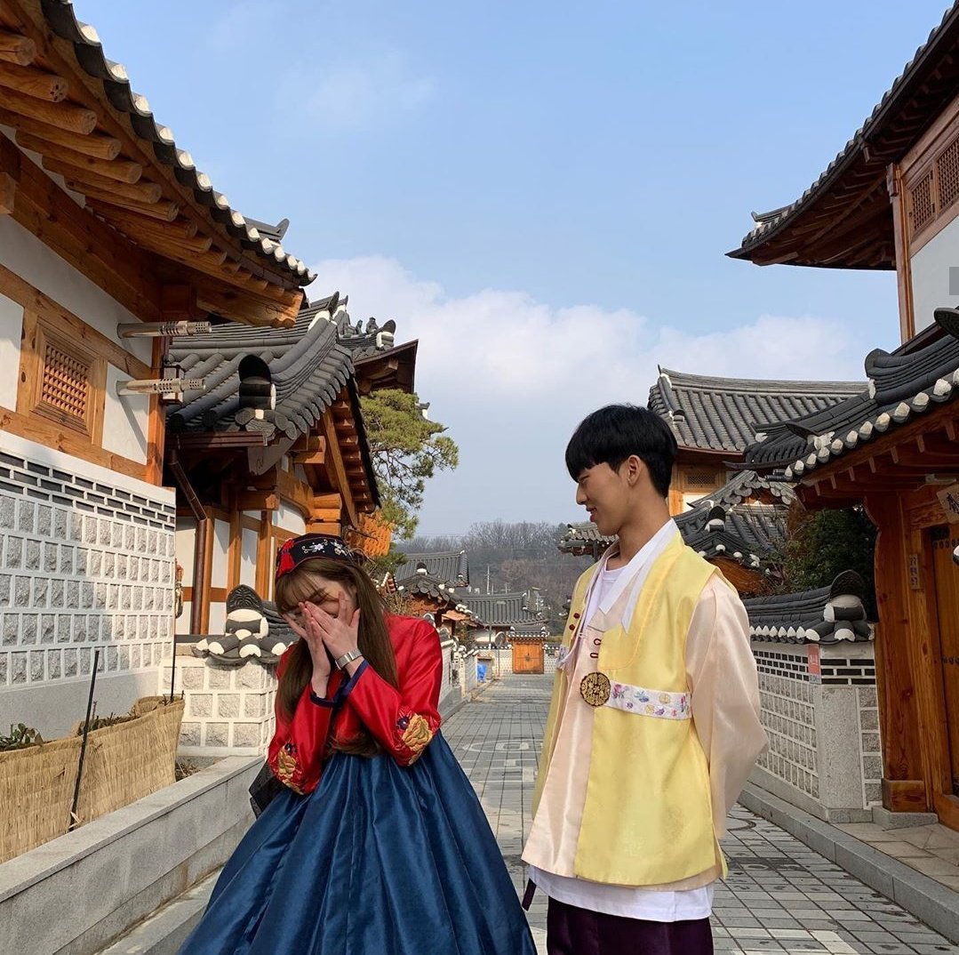 ssopittha_'s tweet photo. ชเวฮยอนอุค เรื่อง #realtimelove2 มีภาค1-2 เล่นเป็นมุนเยชาน เป็นมินิซีรี่ย์สั้นๆๆ ไปดูได้ที่ YouTube/Vlive ลองไปดูกันเด้อ~~ ฟินสุดๆๆ คือแบบ...หล่อมากตกลุมรักเลยใจบางเป็นกระดาษแล้วจ้าาา💖😊 #realtimelove #최현욱 https://t.co/rzjOQbOv8p
