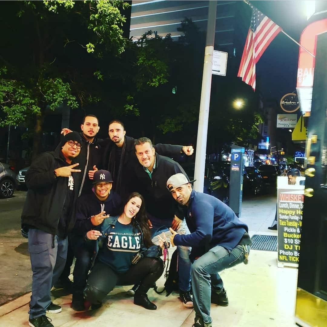 HugolValentin's tweet photo. #nyc with @DeadGuyPlays @KnightRalph316 @WillRockNetwork @trainerspooky @Omnisek @Cathie_Irizarry and yours truly #hugoValentin dear Corona virus...please leave...bye https://t.co/qBPNkVQDpk