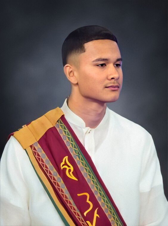 madammaroon's tweet photo. Juan GDL as a UP Graduate ☺️

(pls do not repost as your own ☹️) https://t.co/cfUH7jj5m3