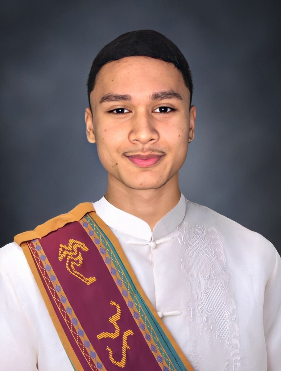 madammaroon's tweet photo. Juan GDL as a UP Graduate ☺️

(pls do not repost as your own ☹️) https://t.co/cfUH7jj5m3