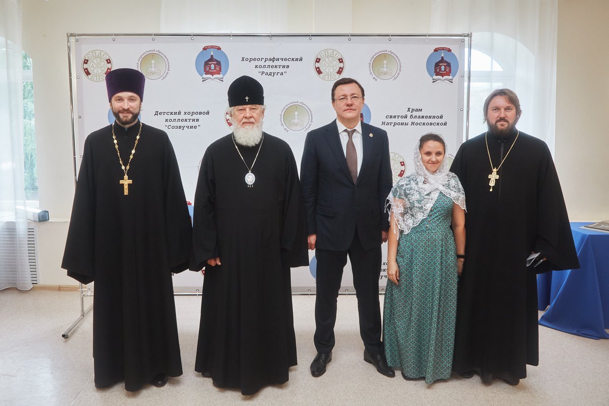 Вчера состоялся визит губернатора Самарской области Д.И.Азарова <a href="/D_Azaroff/">Дмитрий Азаров</a> и Митрополита Самарского и Новокуйбышевского Сергия в  НФ «ДЕОЦ». В рамках встречи губернатор побывал в двух учебных филиалах: «Победа» и «Пересвет». Фото в альбоме - vk.com/album-14816651…