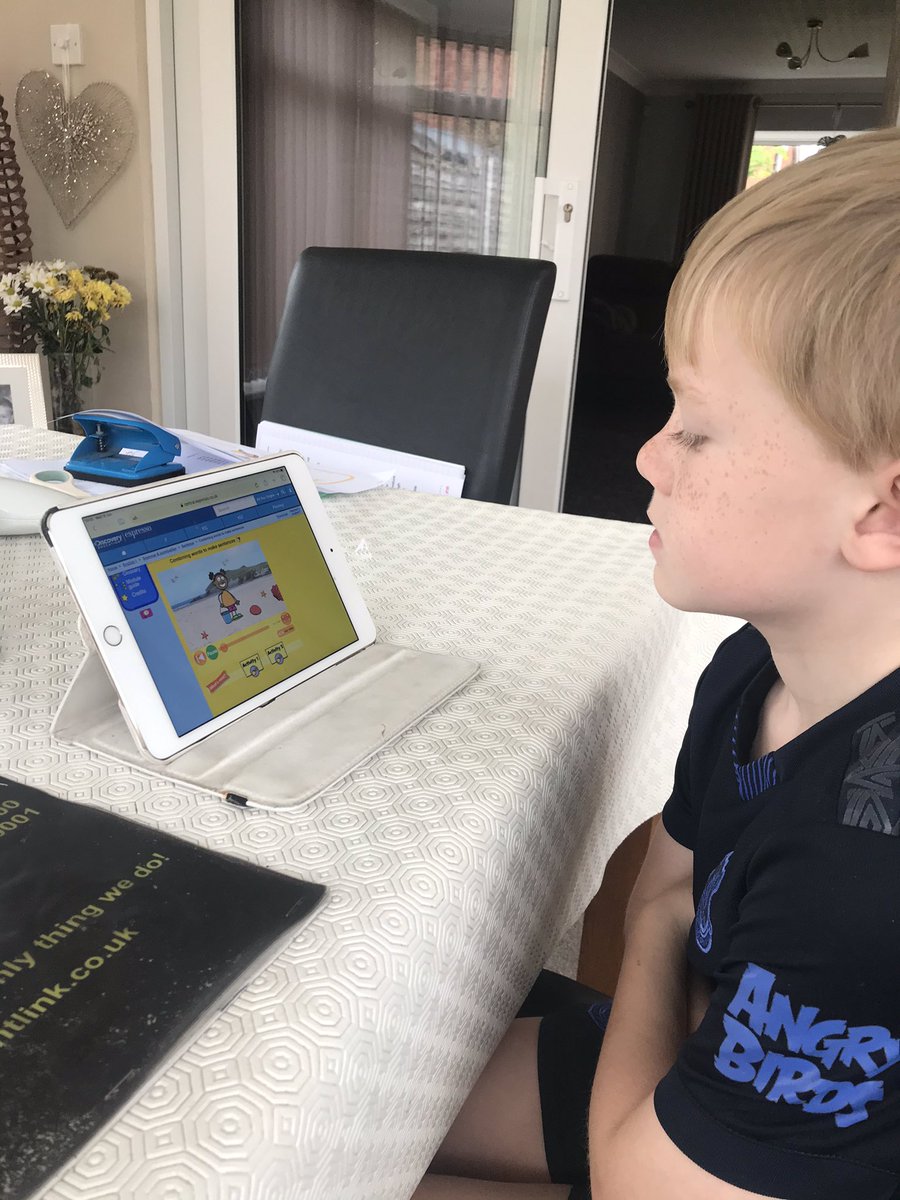 VerinderSuzanne's tweet photo. @MissVLea78 @saintoswalds 
William has enjoyed completing his Friendship tasks, he also did some maths and sentences using @DiscoveryEdUk https://t.co/NBAfPrOOjH