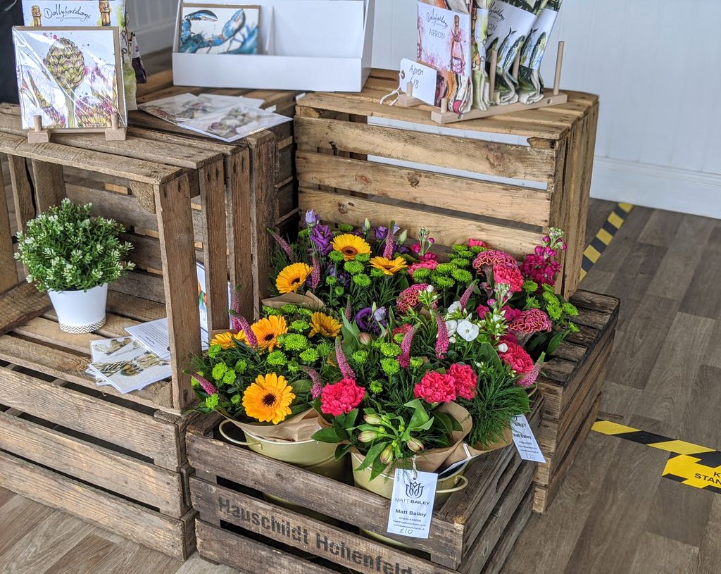 MBaileyFlorist's tweet photo. Flowers back in stock at the Cuppa Holyport! 💐 https://t.co/UjiolNMPRJ