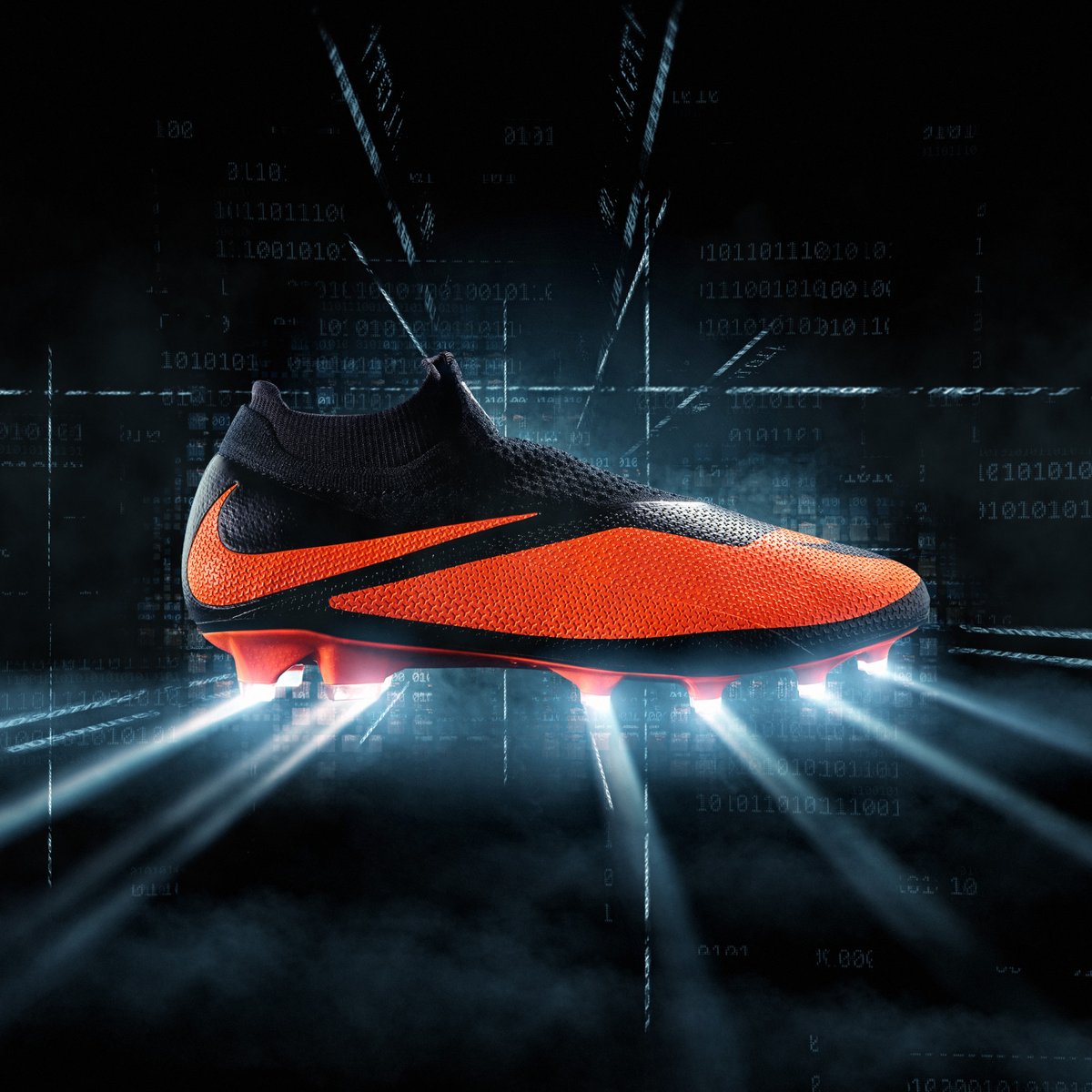 Shine a light on your products main features. Whether your footwear is for sport, recreation or safety, we have to tools to make it stand out from the crowd.
#productphotography #commercialphotography #advertising #football #nikefootball #hypervenom #premiereleague #nike #ronaldo
