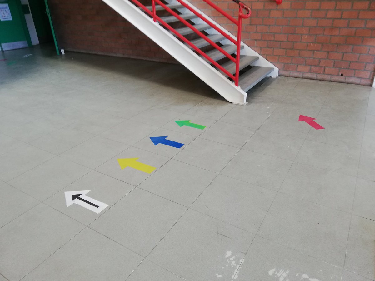 SevFlyL's tweet photo. @janegarvey1 Same here. My school in France has decided on different itineraries depending on where you're going. All corridors are strictly one-way and point you in the right direction. My classroom is the first door up the stairs. I still have to walk all around school to get there. https://t.co/S5Y9vEf4hA