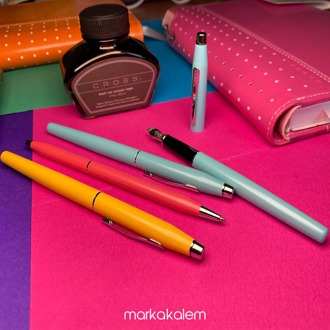 Cross Classic Century Lake Sarı Roller Kalem , Mavi Roller Kalem, Lake Mavi Dolma Kalem ,Lake Pembe Tükenmez . Pembe Roller Kalem, markakalem.com ve Erenköy mağazamızda.