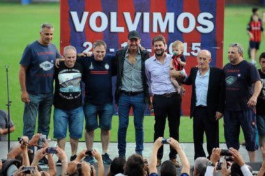 MarceCulotta's tweet photo. Increíble @cuervotinelli que los hinchas de San Lorenzo tengamos que mendigar hace años, una devolución de la zonificación robada por la dictadura militar. 
Que los Legisladores legislen y que los dirigentes gestionen. Nosotros avanzamos. #TratenLaRezonificacion https://t.co/3ydMqMlAae