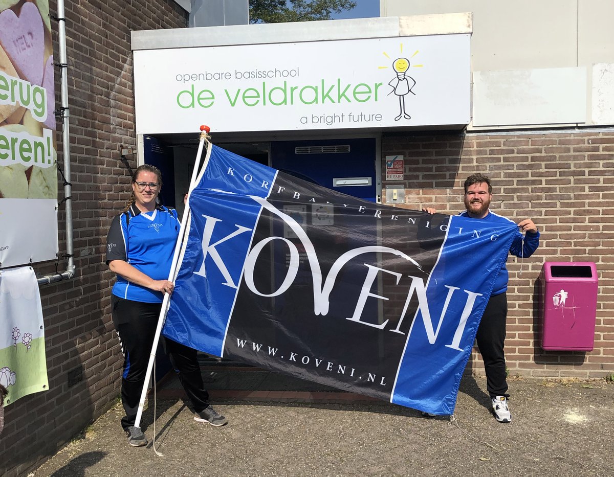 Dankjewel voor de gastvrijheid <a href="/OBSdeVeldrakker/">OBS de Veldrakker</a>. We hopen dat onze kleine boodschap een goedmakertje is, nu het Koveni Schoolkorfbaltoernooi 2020 niet door kon gaan. 

Tot volgend jaar!