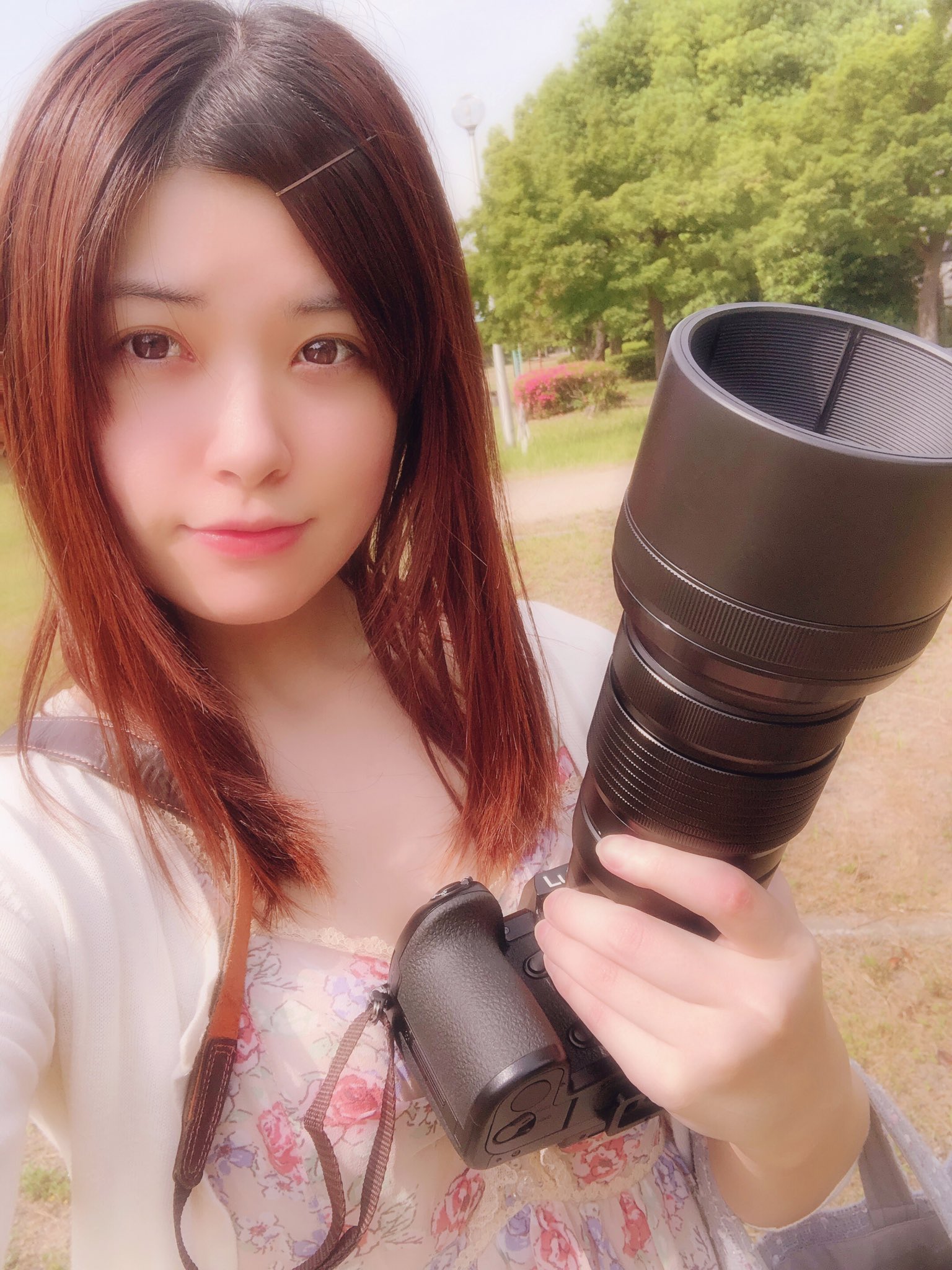 Haluca 少しだけ前の写真をアップしたけれど 最近のわたしはこんな感じ 前髪を放置しすぎて 似合わないデコ出し そして しばらく化粧してない これもすっぴん カラコンとかマツエクとかしてないよ 眉毛すら描いてないw どれも必要ないかな