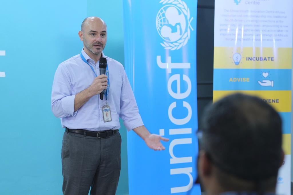 UNICEFStartups's tweet image. #DemoDay is underway.
UNICEF Deputy Representative, Fiachra McAsey starts off the session and congratulates the participants for their hard work. We wish them all the best!Join us in with this link: zoom.us/j/93381307552?…