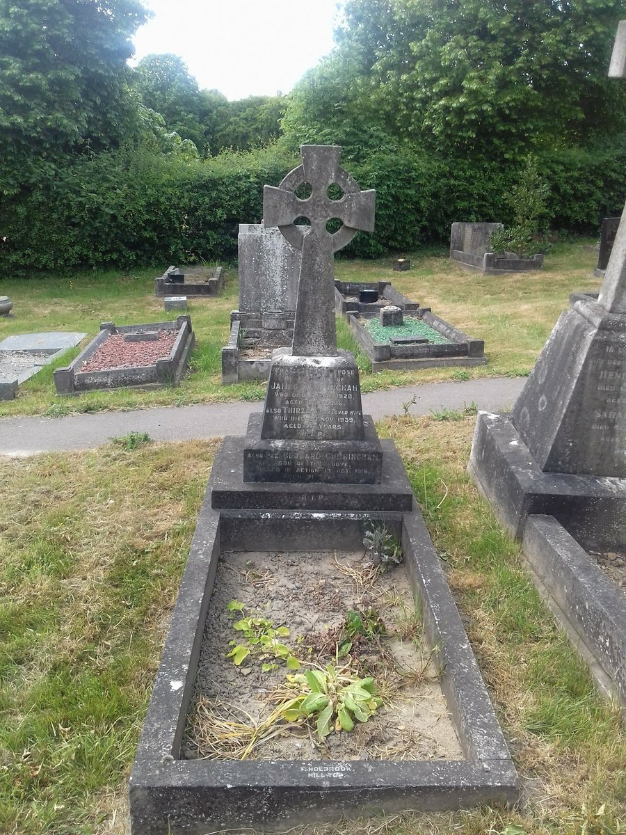 InscriptionsWw1's tweet photo. #RememberedHere
Private Bernard Cunningham
Killed in action 13 October 1915
Aged 21
#SherwoodForesters
#StMarysChurch #Greasley #Nottinghamshire
#WW1 #LestWeForget
Online records via https://t.co/1kULjXXqGj https://t.co/2XOBWz2Z3k