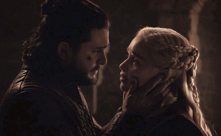 дейенерис и джон сноу. джон сноу и дейенерис таргариен поцелуй. джон сноу и дейнерис. дейенерис и джон сноу. джон сноу постельная сцена.