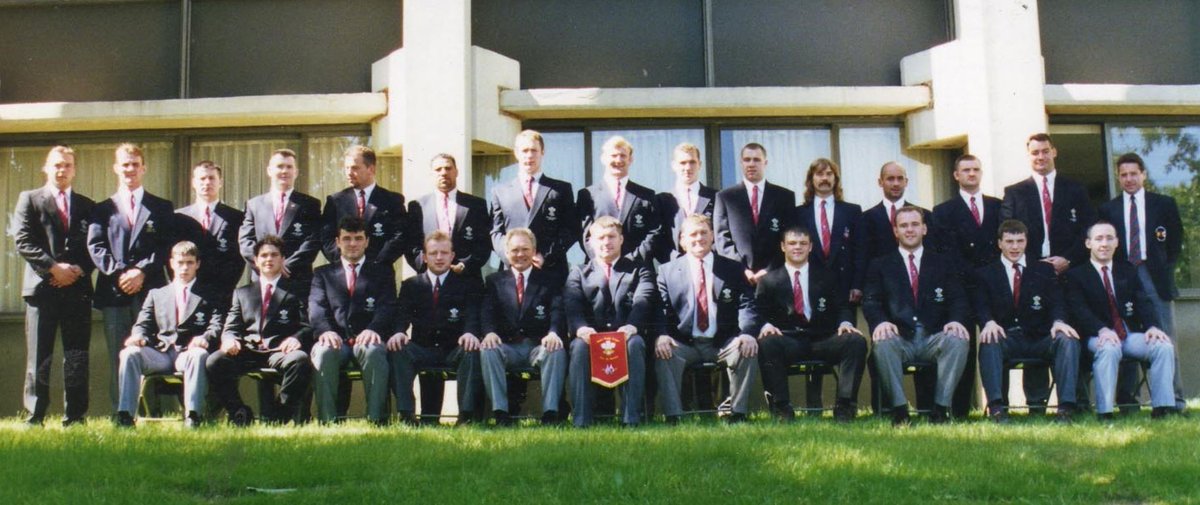 🍾ANNIVERSARY / PENBLWYDD

2⃣5⃣ years ago today <a href="/ScottQuinnell/">Scott Quinnell</a> got 3⃣ tries on his #WalesRL debut. 66-10 win v <a href="/USARugbyLeague/">USA Rugby League</a> in Philadelphia

Among 9⃣ first caps were <a href="/Saints1890/">St.Helens R.F.C.</a> Keiron Cunningham and <a href="/SalfordDevils/">Salford Red Devils 👹</a> Ian Watson

More in <a href="/Forty20magazine/">Forty20</a>:  reader.exacteditions.com/issues/88472/s…