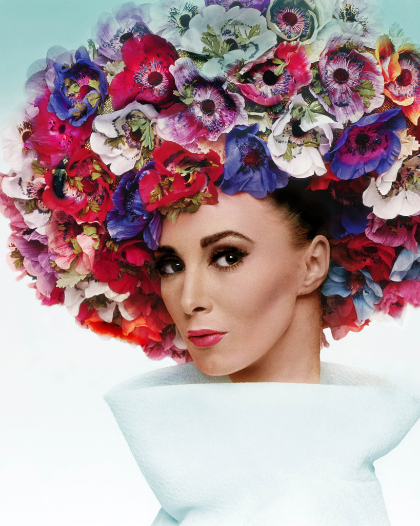 Dior's tweet photo. The sumptuously illustrated new book 'Dior Hats: From Christian Dior to Stephen Jones' is a captivating tribute to the excellence and evolution of #DiorSavoirFaire, exploring more than 70 years of elegance and thrillingly creative ingenuity. https://t.co/lkGTF7GNpL