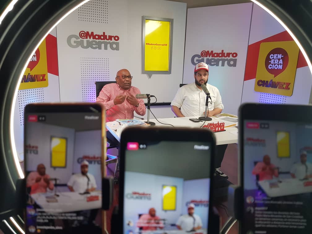 SomosIncesVzla's tweet photo. Min. @psuvaristobulo anunció que el fin de año escolar será el #30Jun, cierre de evaluación de primaria del 1 al #10Jul; cierre de pasantías el #30Jun y el de actividades sociocomunitarias (labor social) el #30Jun, revisión y reparación del 1 al #10Jul 
#AlbaEconomíaSolidaria https://t.co/3xPJmDxKOQ