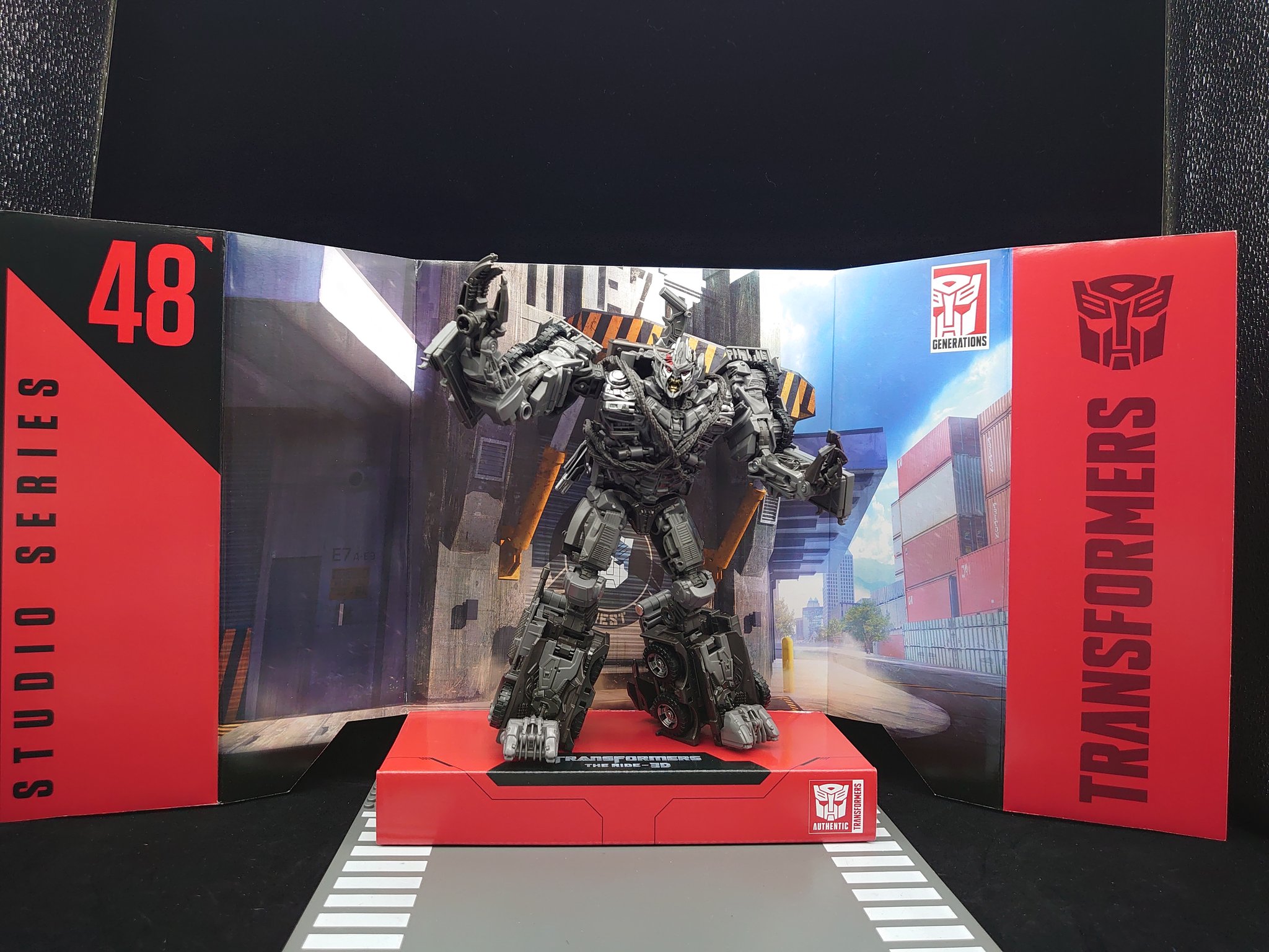アルフェス10 ブログミニ運営中 ユニバーサルスタジオ メガトロンが着ぐるみメガトロンの証明 背景がショーイベントのイラストなんて実に気が利いてますな Tftoyの面白さを伝え隊 トランスフォーマー T Co Fzhqynn1ur Twitter