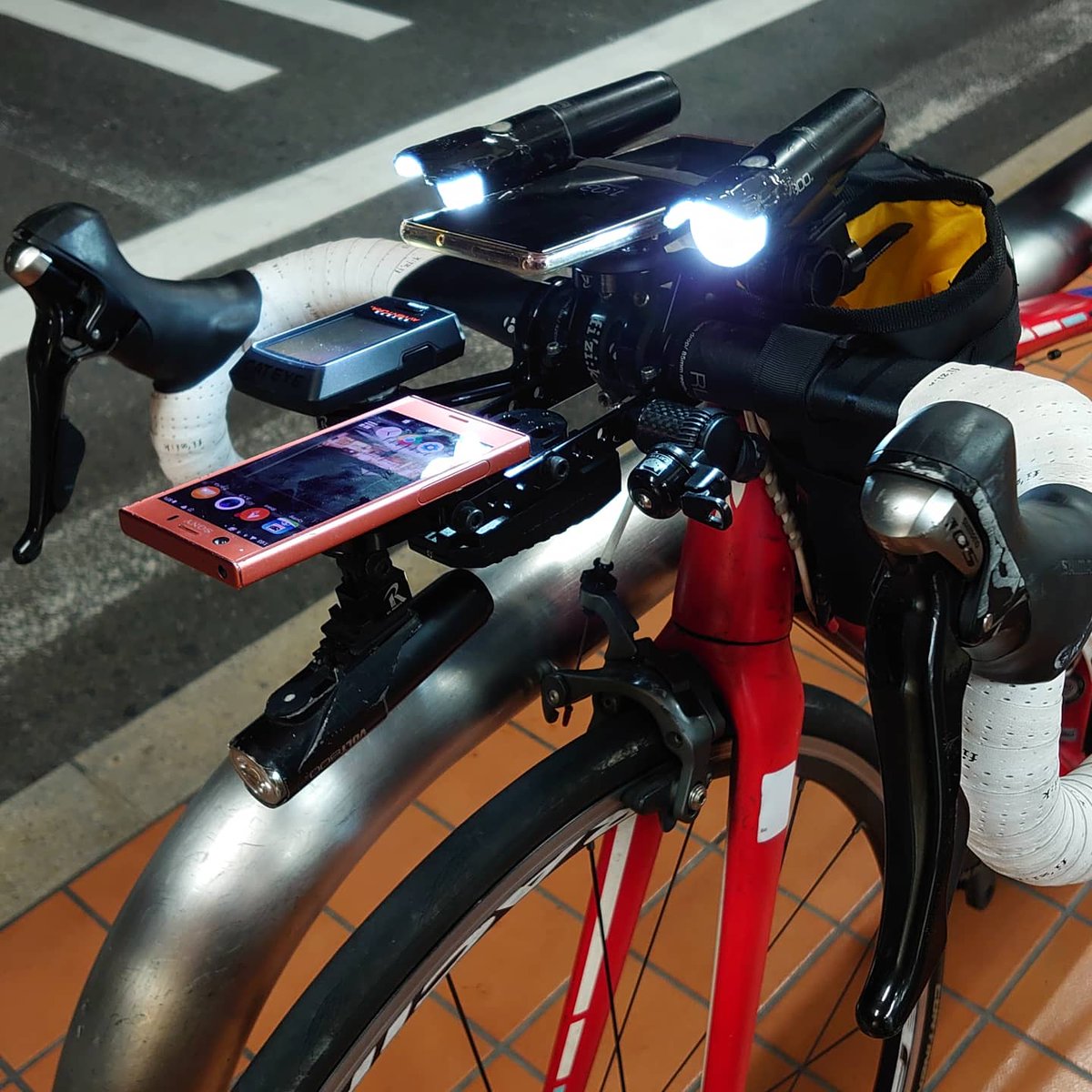 けんたさん 自転車 デジカメ 首から下げる