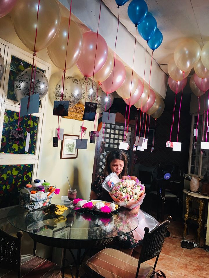 YouScoop's tweet photo. LOOK: A loving husband made sure that “his great love” felt all of his devotion on their 25th anniversary even after he’s gone. https://t.co/11SWg5z4tu