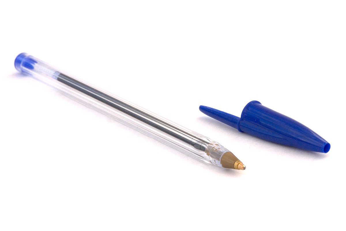 UKStreamline's tweet image. Today is #nationalballpointpenday 
Did you know that the average BIC Crystal Ballpoint pen can produce a line of around 2km?!
Call us today to order yours for next day delivery or #SocialDistance collection.
#stationery #officesupplies #shoplocal #Banbury