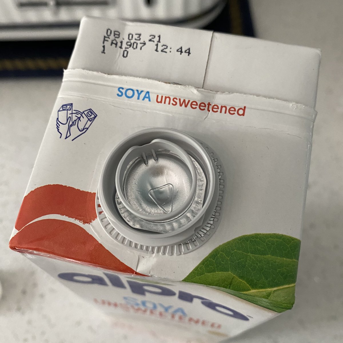 JennyHodge's tweet image. Has anyone ever been able to open one of these without spilling the contents?? 🌱 @Alpro #soyamilk #impossibletoopen #packagingproblems #vegan #dairyfree