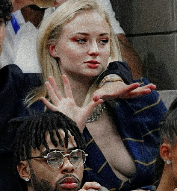 best of sophie turner (@badpost_sophiet) on Twitter photo 