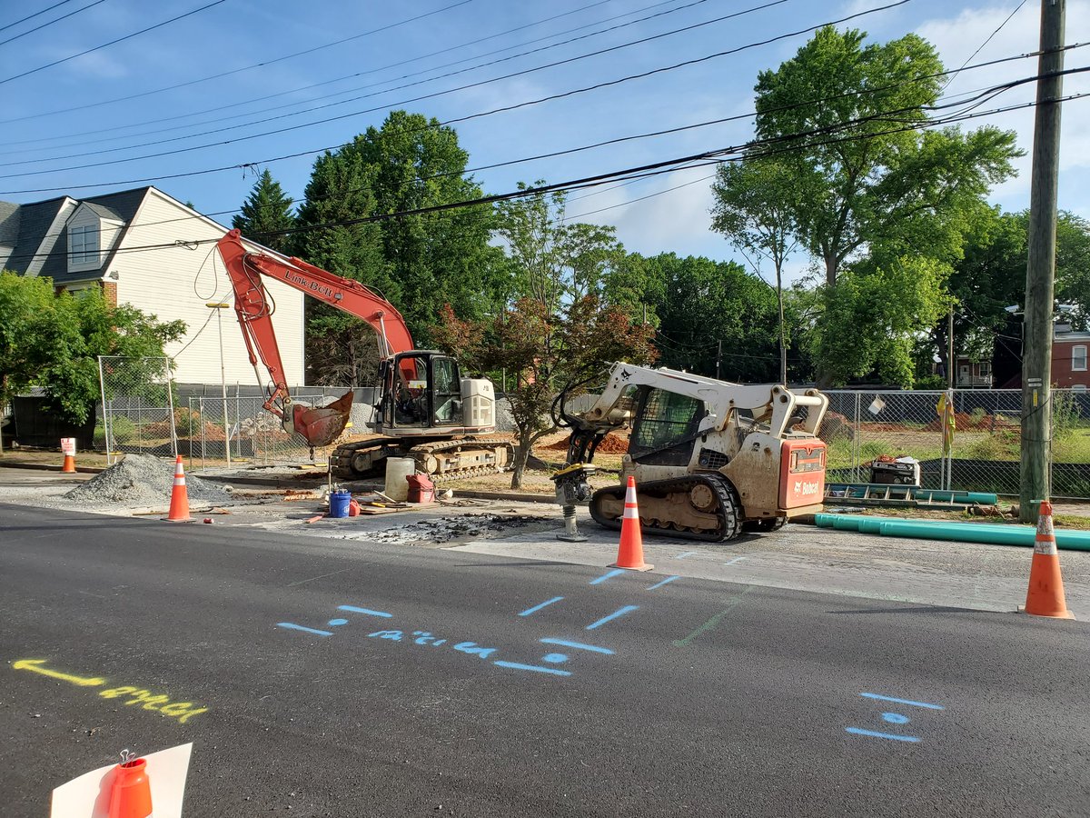 imabeliebler's tweet photo. @DCIBuildHistory how about we not use the giant jackhammer AT 7:45? #RVA https://t.co/EJcoWZgd2l