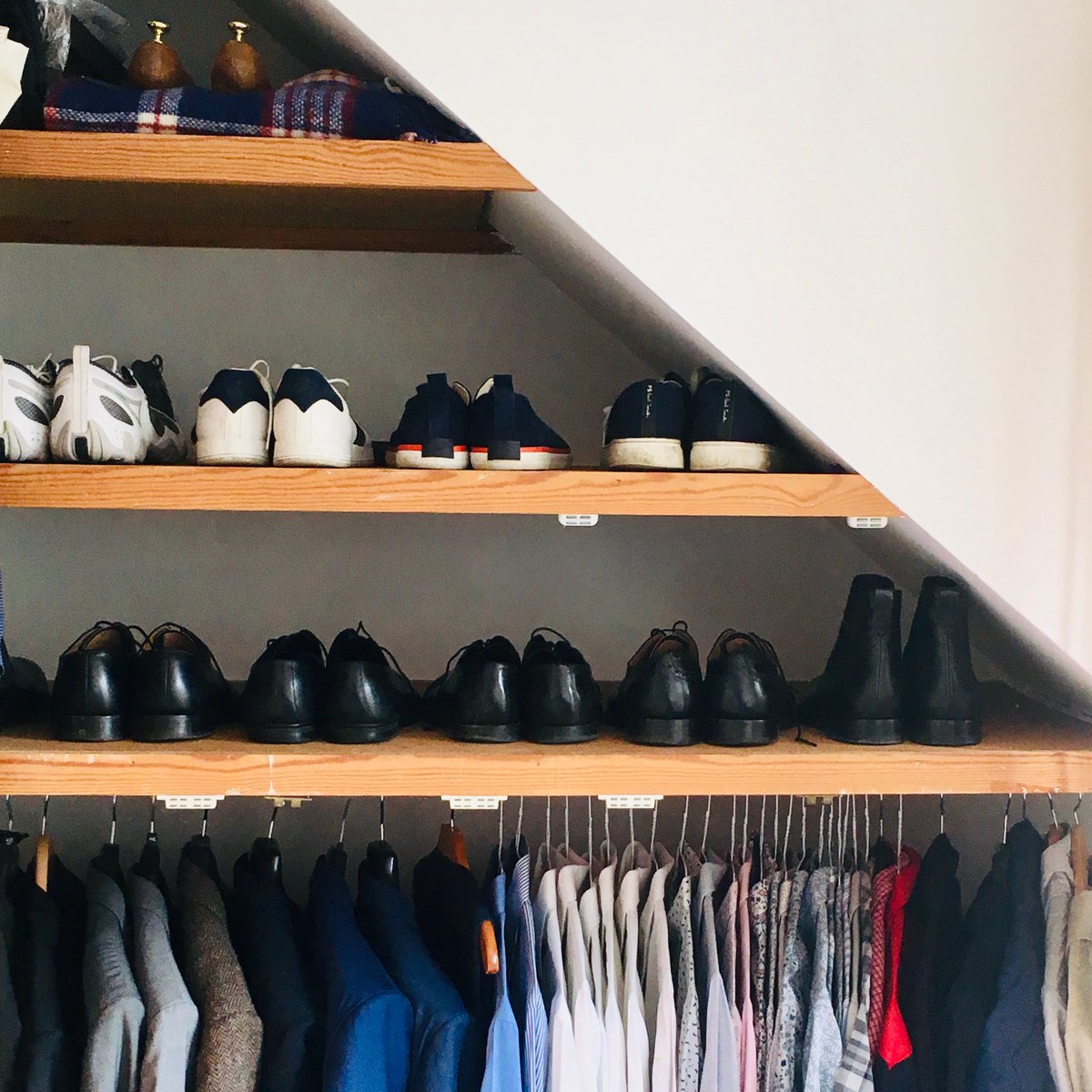 CalmFromClutter's tweet image. Challenging being at home constantly? Why not be constructive today? By creating order &amp;amp; harmony out of chaos! #declutter #declutteredlife #clearspaceclearmind #mentalhealthawareness  #bekindtoyourself #createharmony #createorder #wednesdaywisdom #wednesday #wednesdayvibes