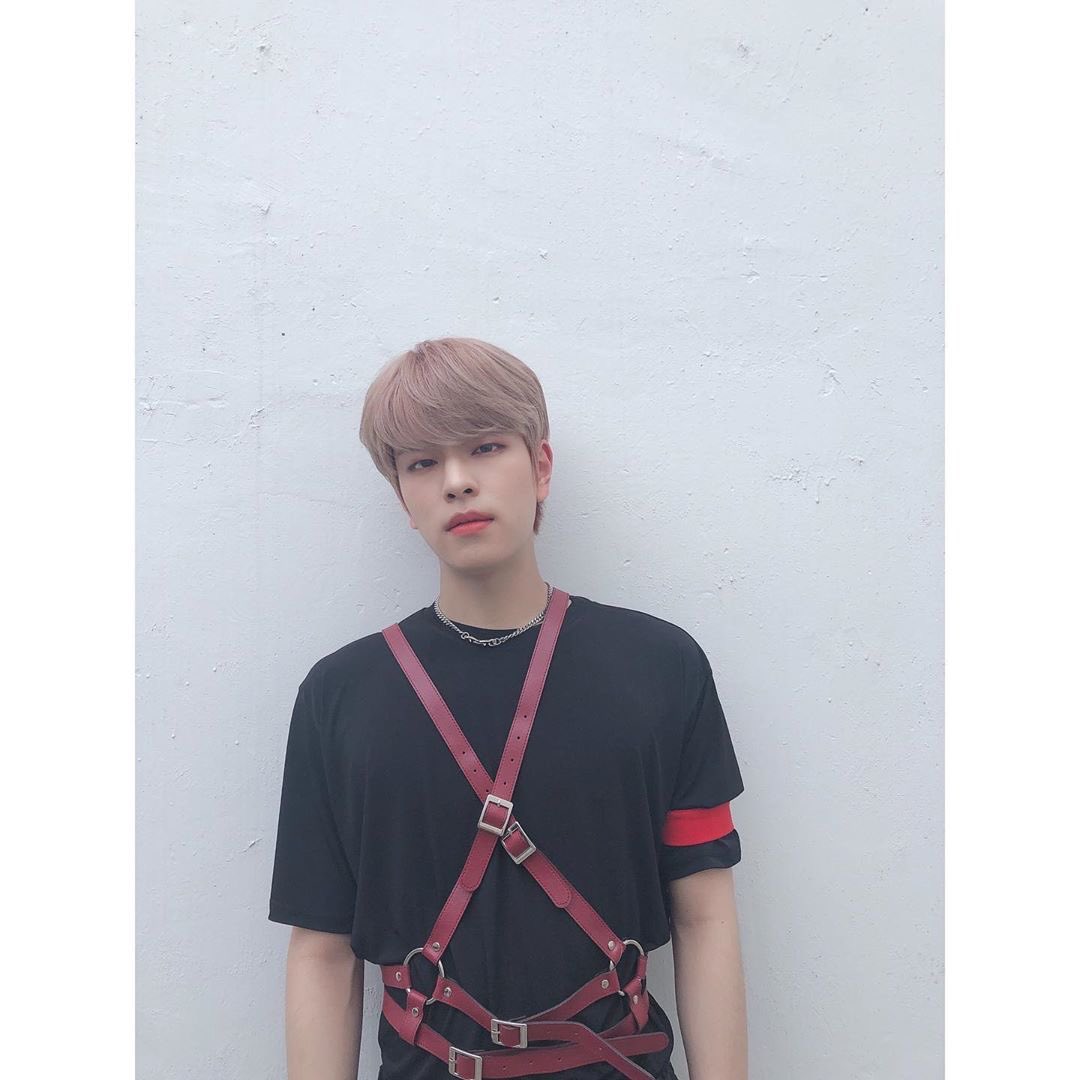 straykidsempire's tweet photo. [200610] ▫️ Stray Kids Instagram Güncellemesi

“FSKZ son sezon!!!! ✌️
⠀
#SeungStagram #FindingStrayKids” https://t.co/dkBIdnYnMo