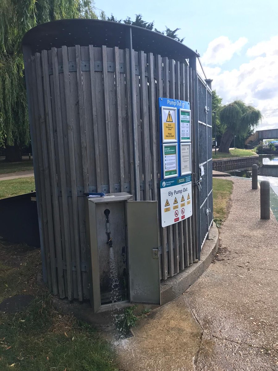 Ang_WaterwaysEA's tweet photo. ...Meanwhile on the lower #ElyOuseRiver, #Ely #DenverComplex & #ReliefChannel our other #RiverInspector is #OutOnPatrol undertaking essential statutory checks for #Legionella & at honeypot sites for people gathering & swimming whilst liaising with the local @NorfolkPolice. https://t.co/eciS1VoKWE