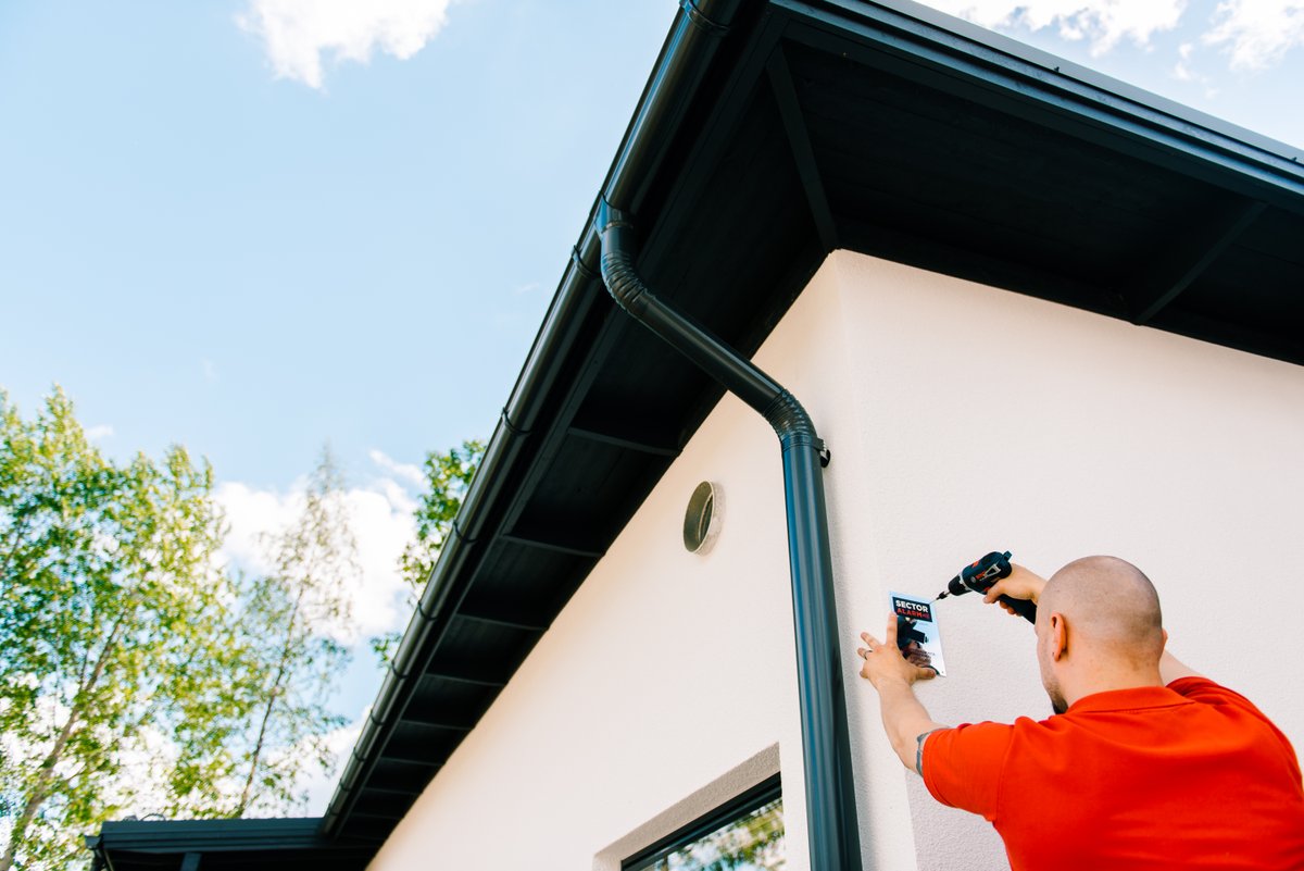 Hälytysjärjestelmä on Teron kodin olennainen vakiovaruste: ”Murtohälytintä ja palovaroitinta voi verrata jauhesammuttimeen. Toivon, etten joudu sitä koskaan käyttämään, mutta sellainen on hyvä olla olemassa.” Lue asiakastarina! #koti #turvallisuus sectoralarm.fi/blogi/asiakast…