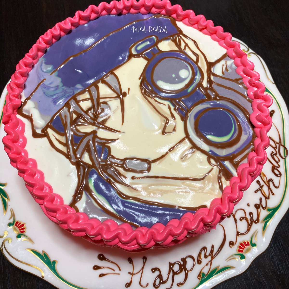 オカダ ミカ 手描きイラストケーキ Twitterissa 赤井さんのイラストケーキ 妹のお誕生日リクエストで作ったケーキです 色味がないから迷ってると言われたので 周りも絞ってあげました 映画は延期になってしまいましたが 来年赤井さんに会えるのを 楽しみに