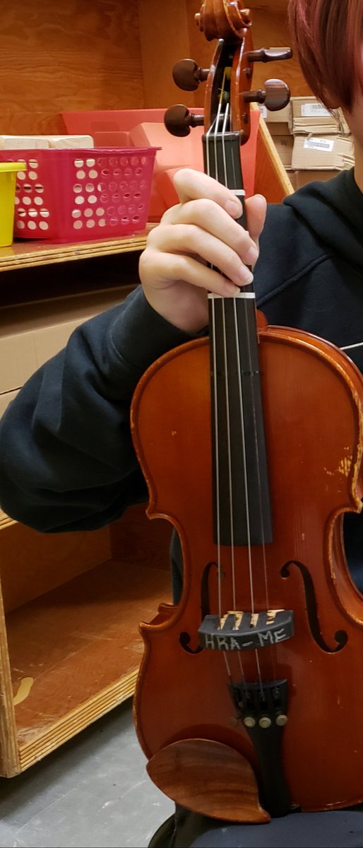 themerryviolin's tweet photo. Do you know a student who will be in Grade 4 in September 2020 that is interested in learning to play the violin? Click this link to register! (Please share). https://t.co/Bm8s2sE33H https://t.co/pPqGNWmqx5