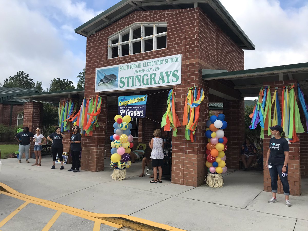 ste_stingrays's tweet photo. Excited to see our Stingrays today! Kindergarten, first, and fourth grades donโt forget chromebook/library books! #sterocks https://t.co/hf7OHkdHKw