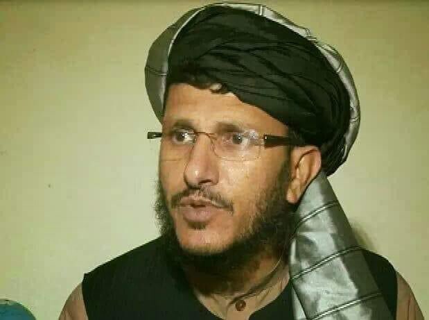 GhalibMaidani's tweet photo. مطمئن په خپلو خبرو مطمئن وي!

نظر محمد مطمئن هغه شخص دی چې په هر ګردي مېز باندې یې مخالف شخص ته د خندا په ډکه خوله قانع کوونکی ځواب ورکړی.
نوموړی د سولې تږی او په دغه لاره کې یې قربانۍ بې شماره دي. الله ج دې په خپل امان کې وساتي. آمین

#د_ملګرو_اوني https://t.co/ja1eXrfyXR