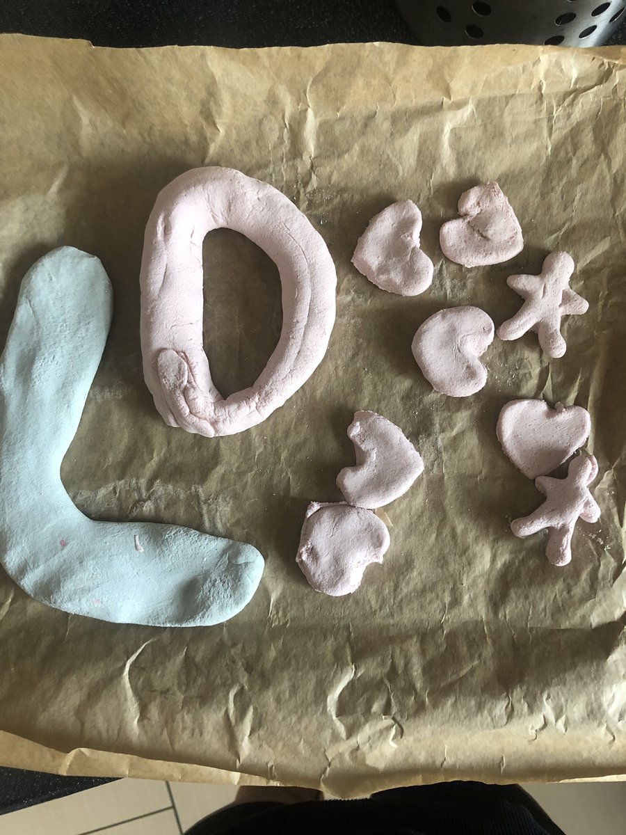 jule220's tweet photo. @StJBoscoRec Poppi made playdoh and mixed her own colours and a bit of glitter too, then we put some of them into shapes and baked them in the oven 👍🏼 https://t.co/dgL1IKC6xt