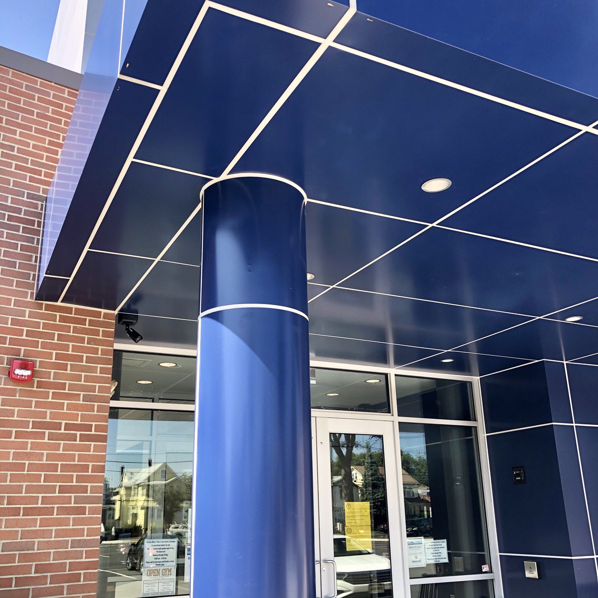 FairfieldMetal's tweet image. This week we get over the hump with the M &amp;amp; M Recreation Center on Holt St. in Hackensack, NJ. This shows the EConect-Z system @FairfieldMetal with Alucobond material.@alucobond