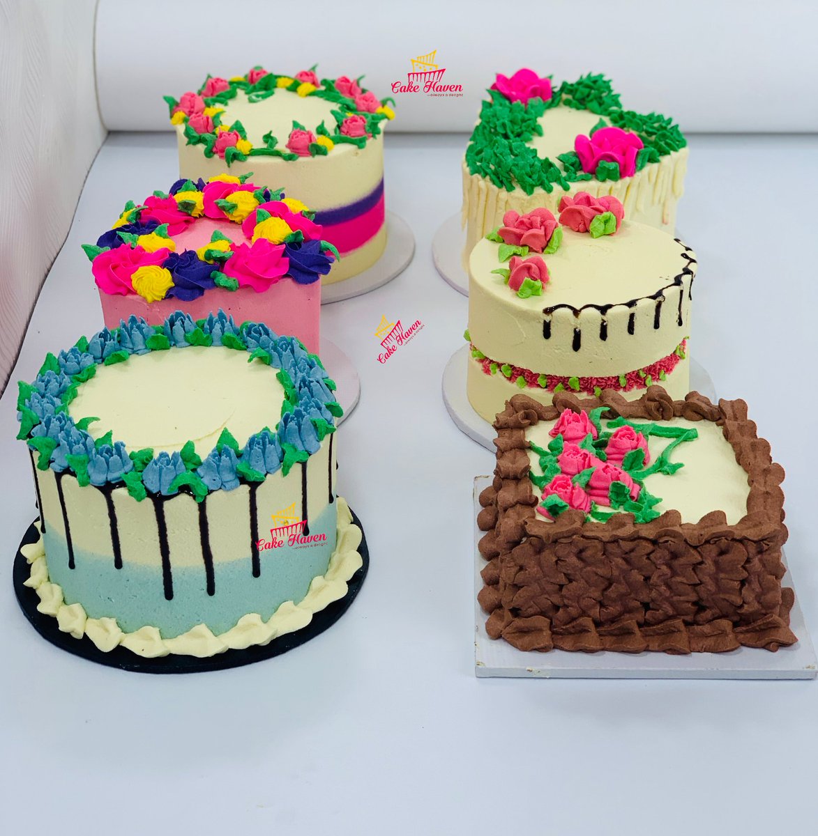 cakehavenphc's tweet photo. Buttercream loveπππ!!!It's midweek already and soon there'll be echoes of weekend so stock up on these babies for the delightful weekend you are anticipatingπ.
#CakeHaven #Hushpuppi #festivalofwork https://t.co/j9Mskhx6zd