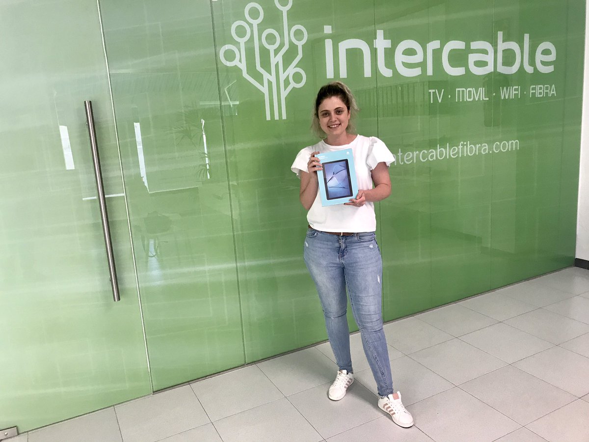 intercablefibra's tweet photo. Ganadora del concurso Kahoot, retirando su tablet en nuestras oficinas de #Intercable Marina Olipri. Enhorabuena 

#intercablesiemprecontigo https://t.co/OonRbKGjuf