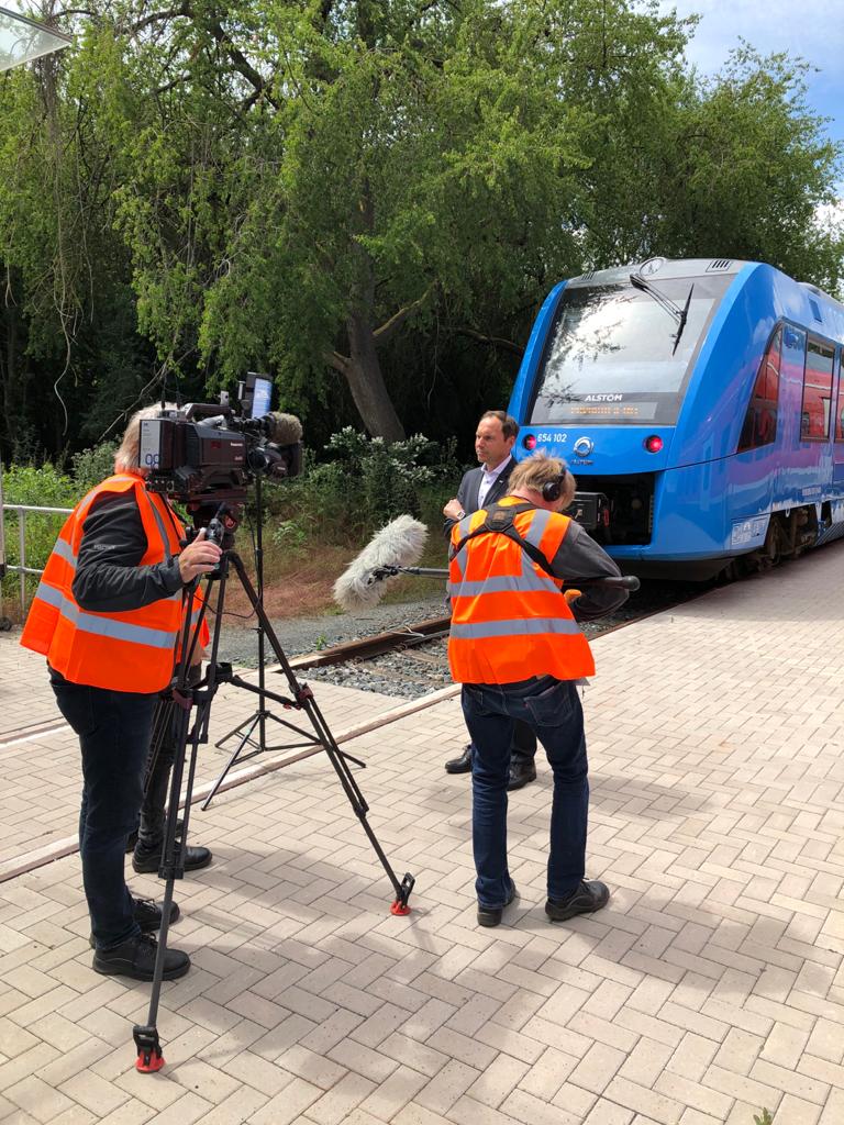 #Hydrogen is future of mobility . Great to host @ZDFhannover today and show our #iLint.  For  @AlstomGermany @Alstom  is #innovation #emissionfree #Mobility in our DNA a and daily reality.