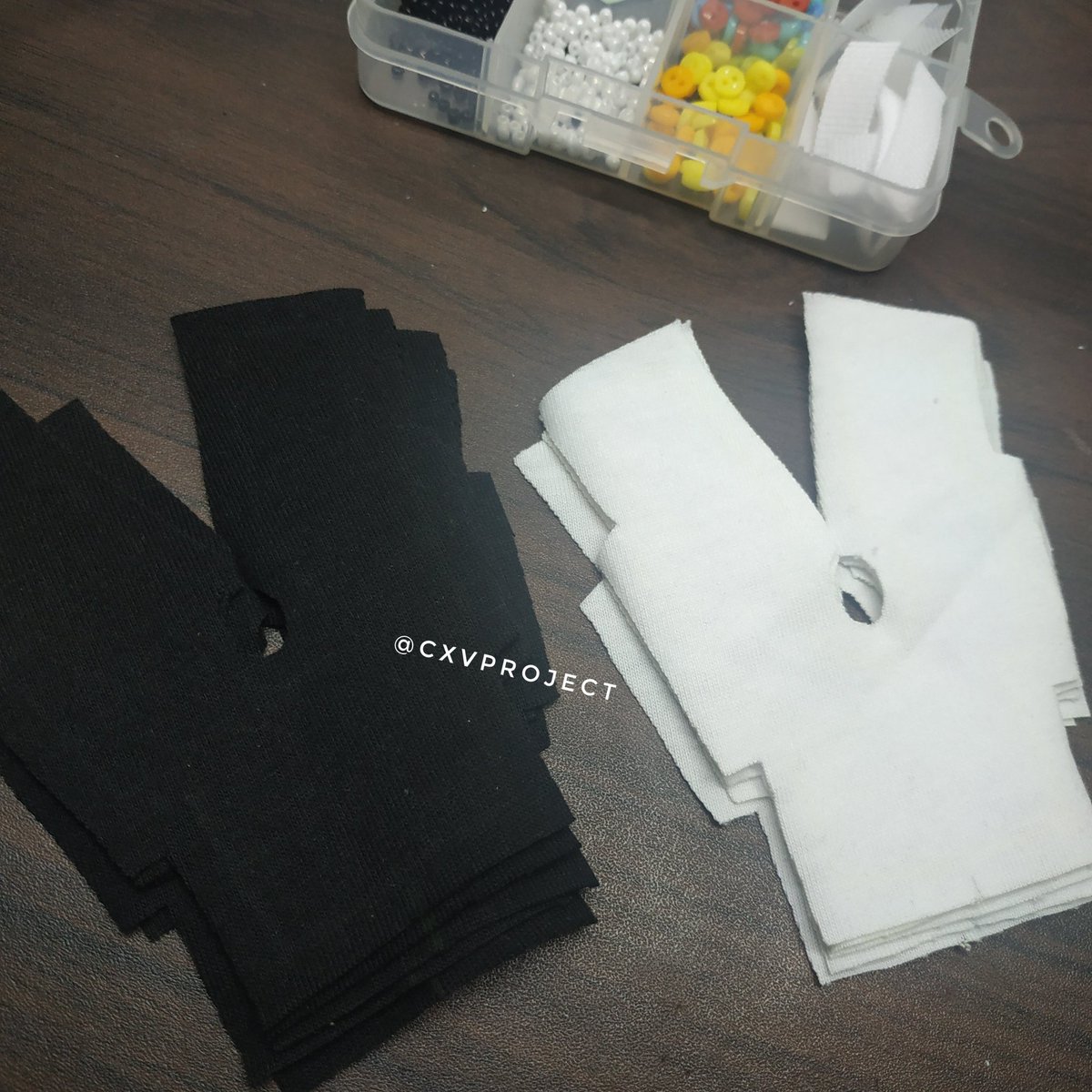 CxvProject's tweet photo. While waiting for my orders online. I made a bunch bases for tshirt.
The pattern is from the gsc book
#nendoroiddoll #diydollclothes #cxvproject https://t.co/XPtM0RhjSP